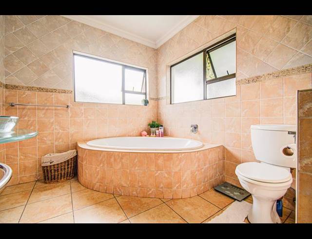 3 BEDROOM HOUSE FOR SALE IN GREENSTONE HILL